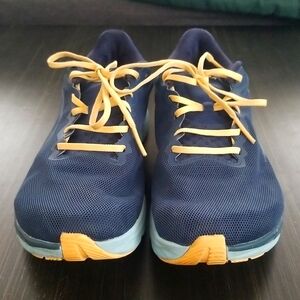 Altra navy running shoes